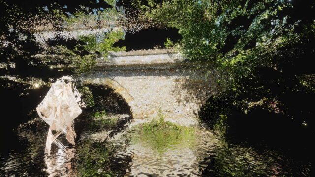 The river where you set your foot just now is gone